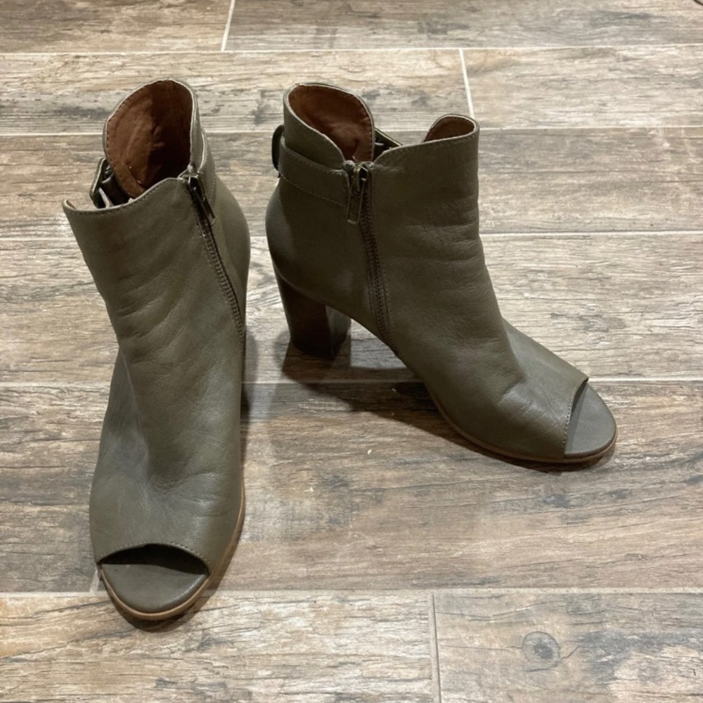 Steve Madden booties